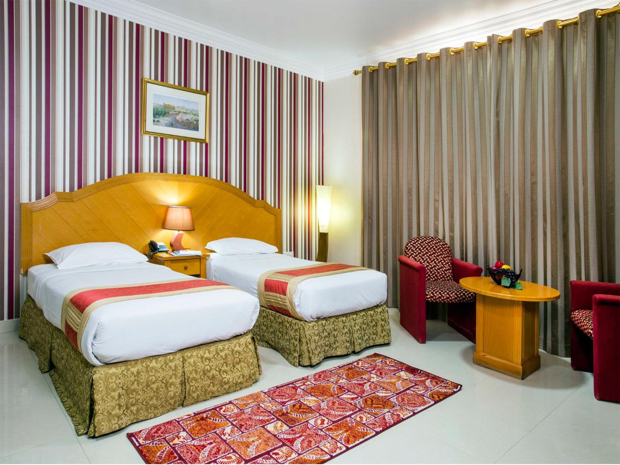 Safeer Hotel Suites Maskat Oda fotoğraf