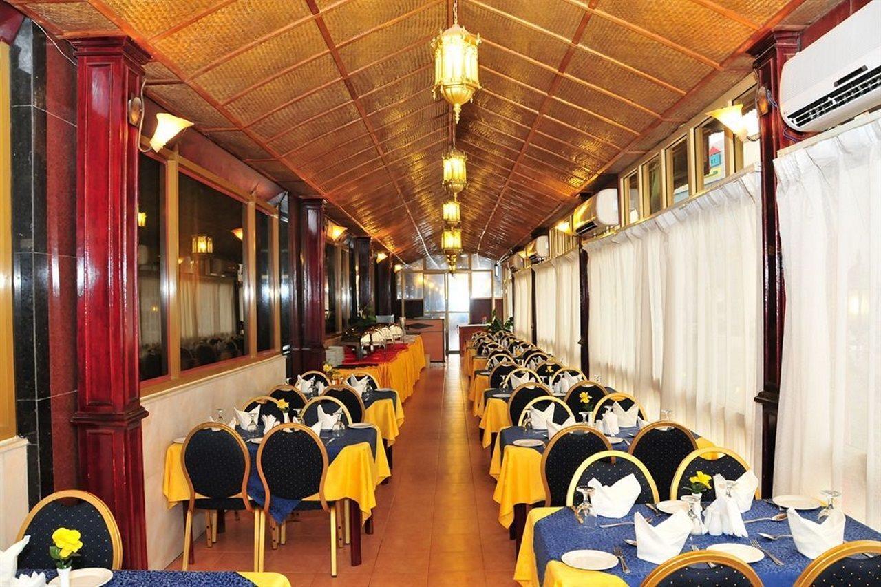 Safeer Hotel Suites Maskat Restoran fotoğraf